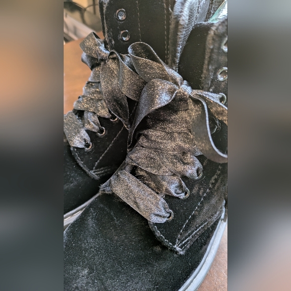 Dr Martens Black Suede Kids Boots. Lace-Up Boots With Side Zipper. Size 3 - Picture 5 of 9